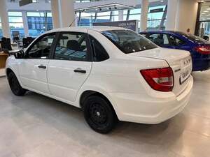 [МСК] Автомобиль LADA Granta Седан 1.6 МТ 90 л. с. Standard Plus 2025, Рестайлинг, Белый + Допы